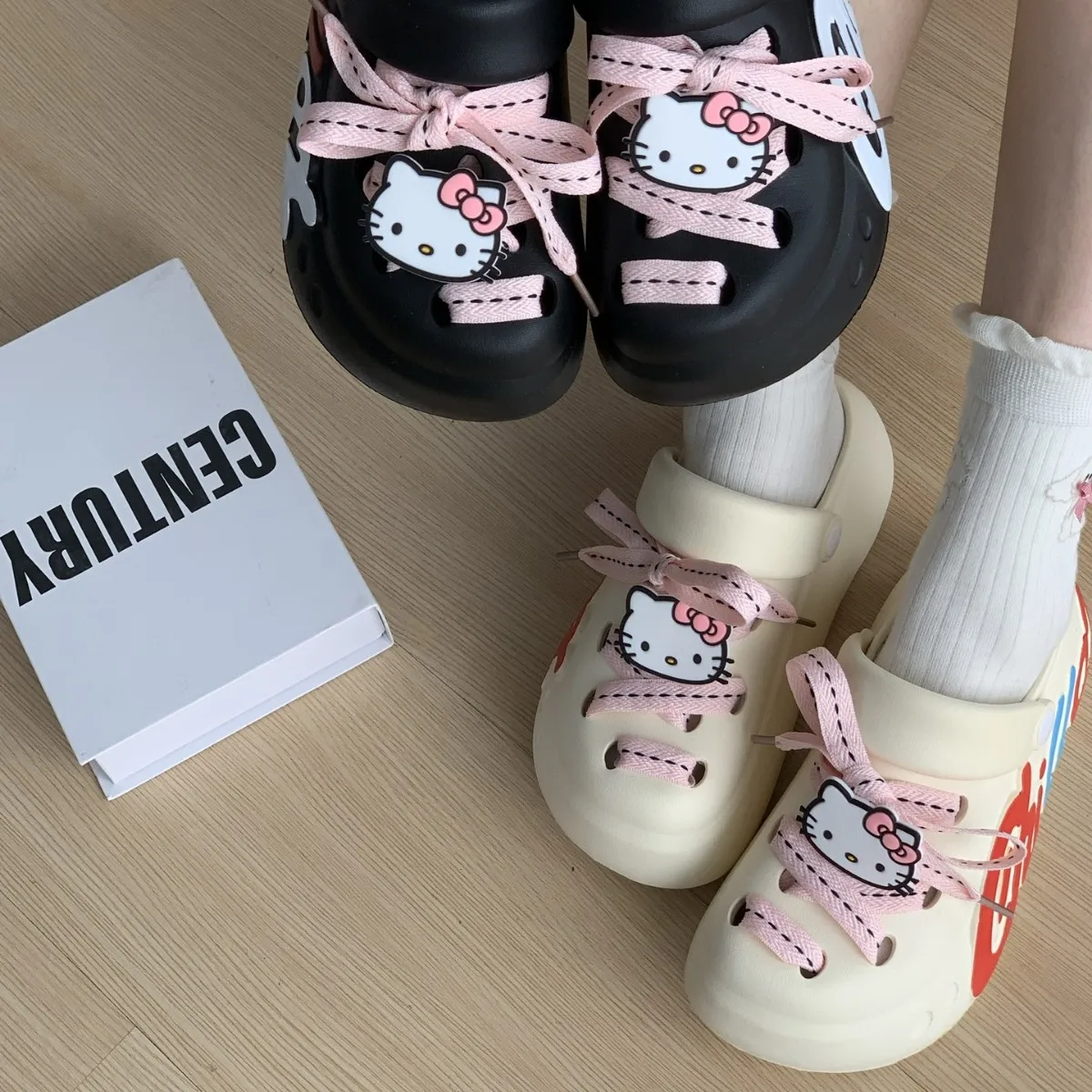 

Sanrio Hello Kitty Woman's Cave Shoes Comfortable Indoor Fashion Graffiti Slippers Outdoor Garden Shoes Girls New Beach Shoes