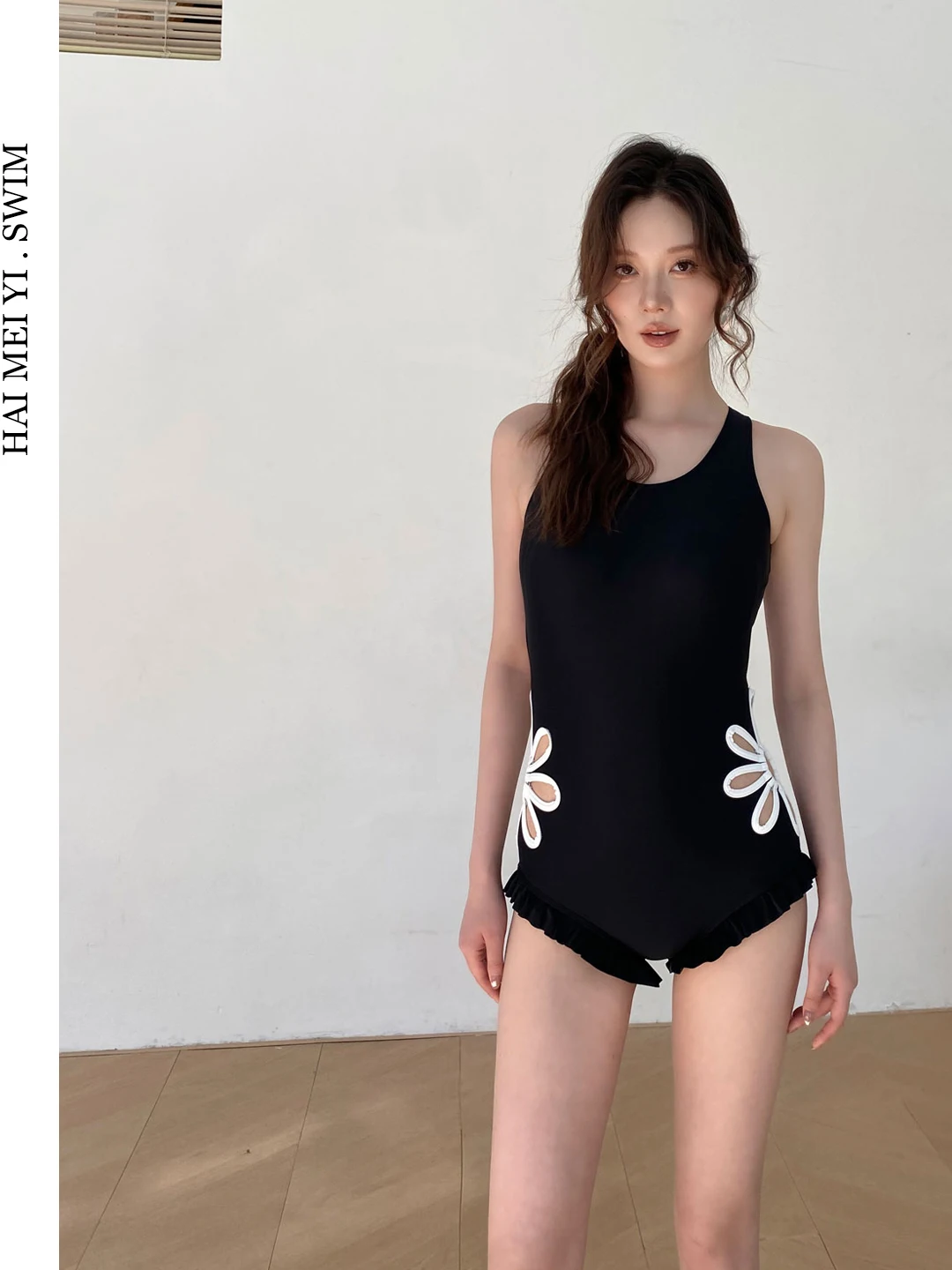 Hamiyi 2026 New One-Piece Swimsuit Backless Small Chest Conceal Belly Slimming Hot Spring Vacation Swimming Costume Women