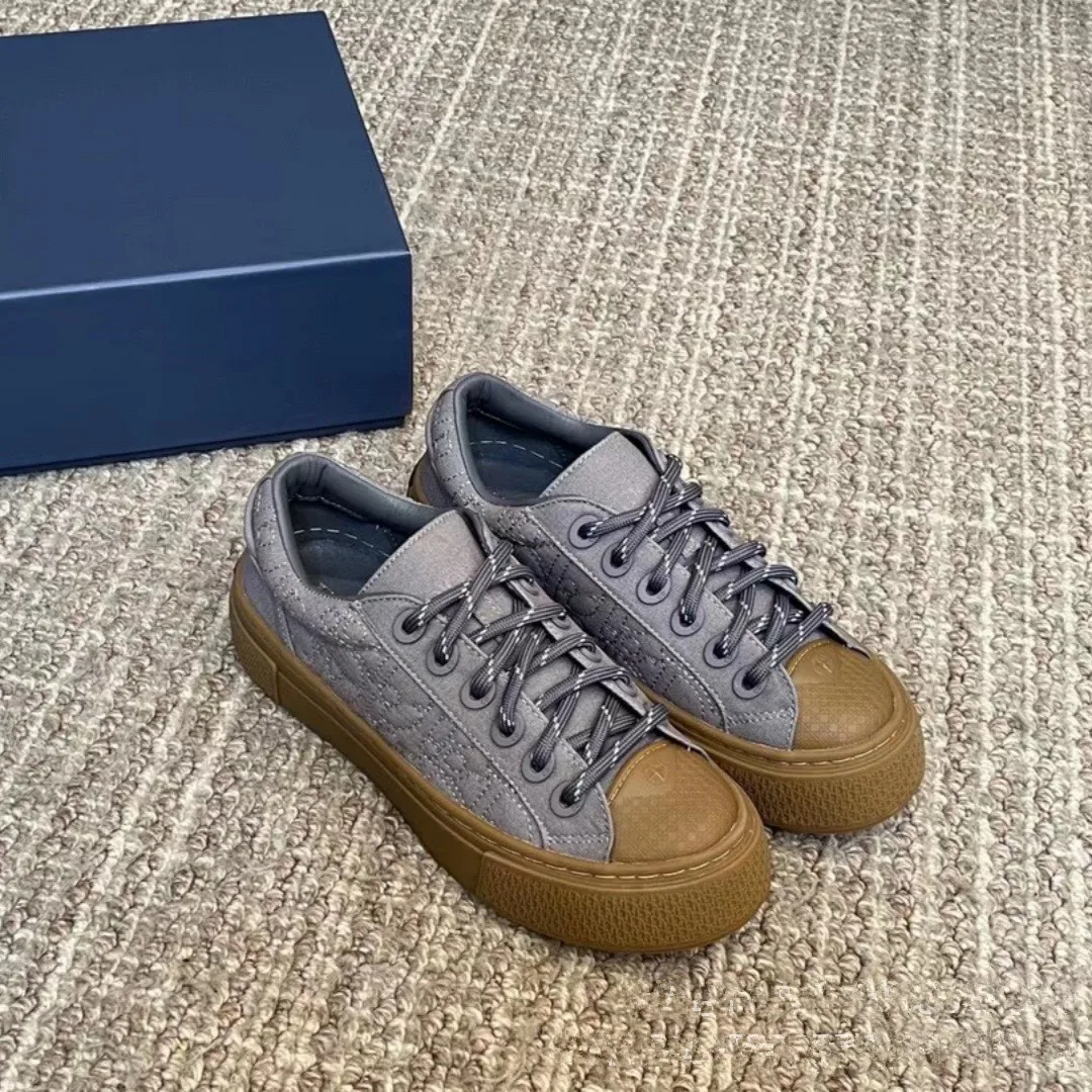 2025, farblich passende Schnür-Board-Schuhe für Damen, Alphabet, lässiges Leder, niedrige, bestickte Sportschuhe für Herren