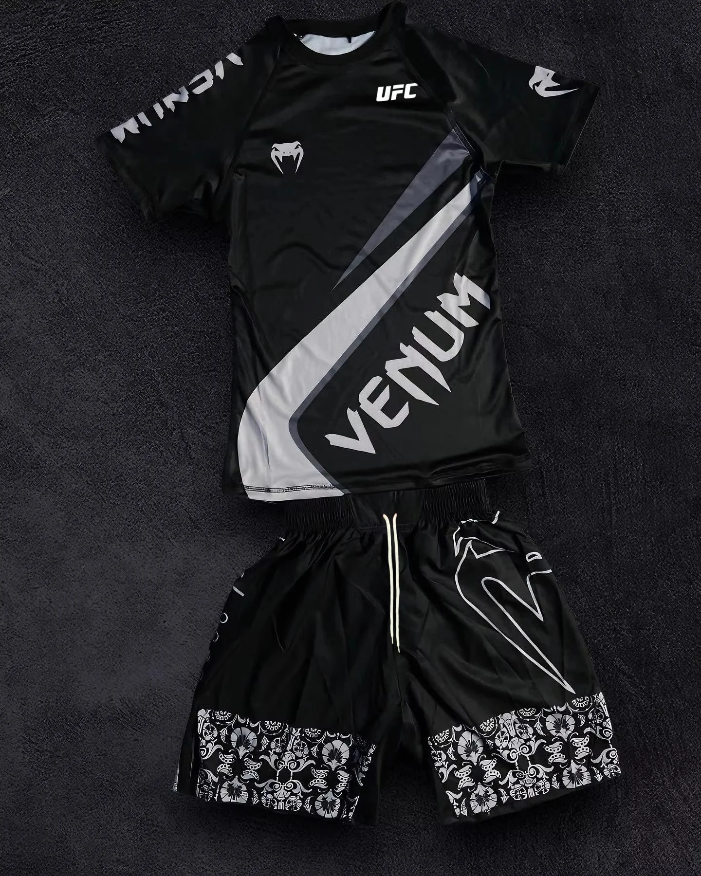 

UFC Мужской дышащий спортивный комплект для ММА, восьмиугольная клетка, боевая ночная рубашка с короткими рукавами и быстросохнущими шортами для бокса, дзюдзюцу