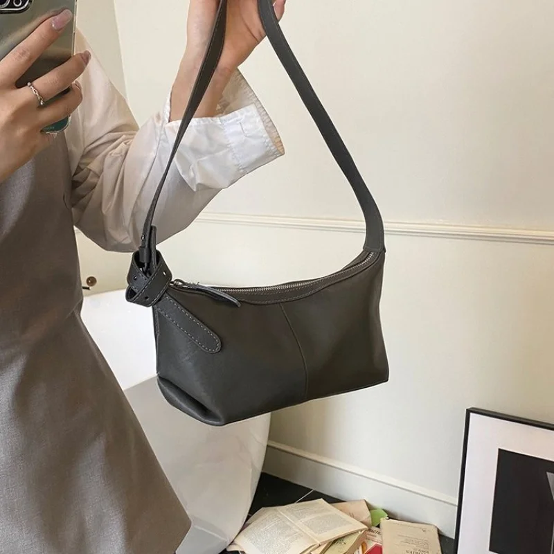 

Ladies Crossbody Bag In Premium Leather, Adjustable Strap For Comfort, Messenger Inspired Design, Luxury Touch