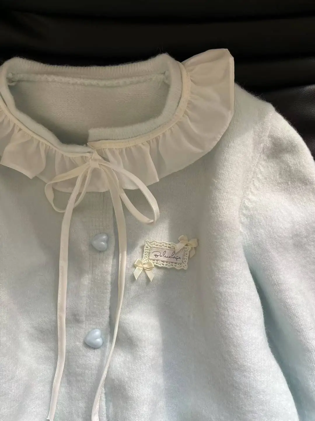 

Женские зимние кардиганы и свитеры крупной вязки, утепленные, в университетском стиле, однотонные, женственные, с ребристой отделкой, уютные, двубортные, приталенные, мягкие, с плиссировкой, в офисном стиле