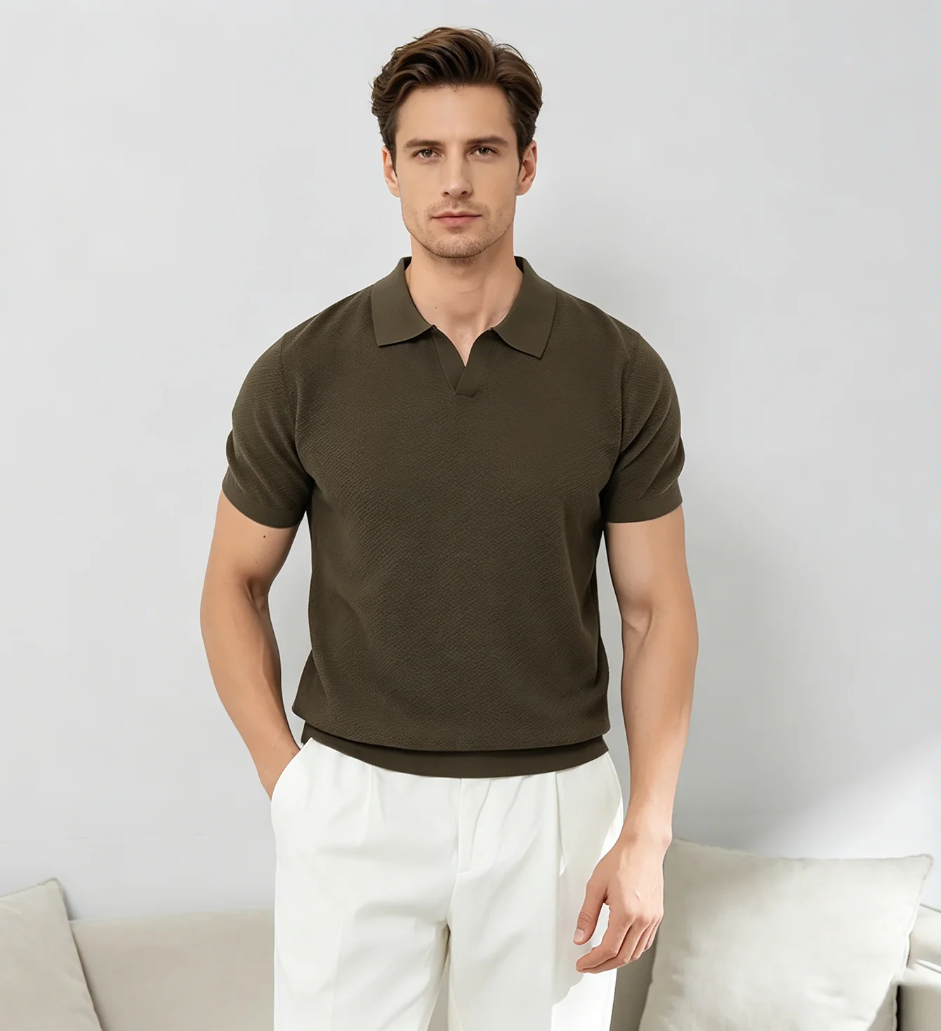The Light and Mature Business Casual Style of This Men's Pol
