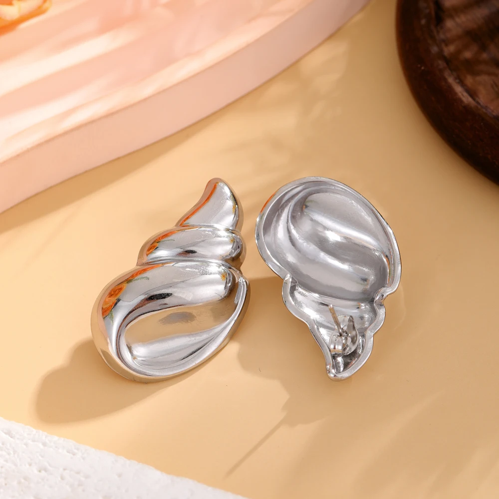 Nuevos pendientes de concha, pendientes de acero inoxidable para mujer, estilo océano de playa, accesorios de lujo de moda de Metal