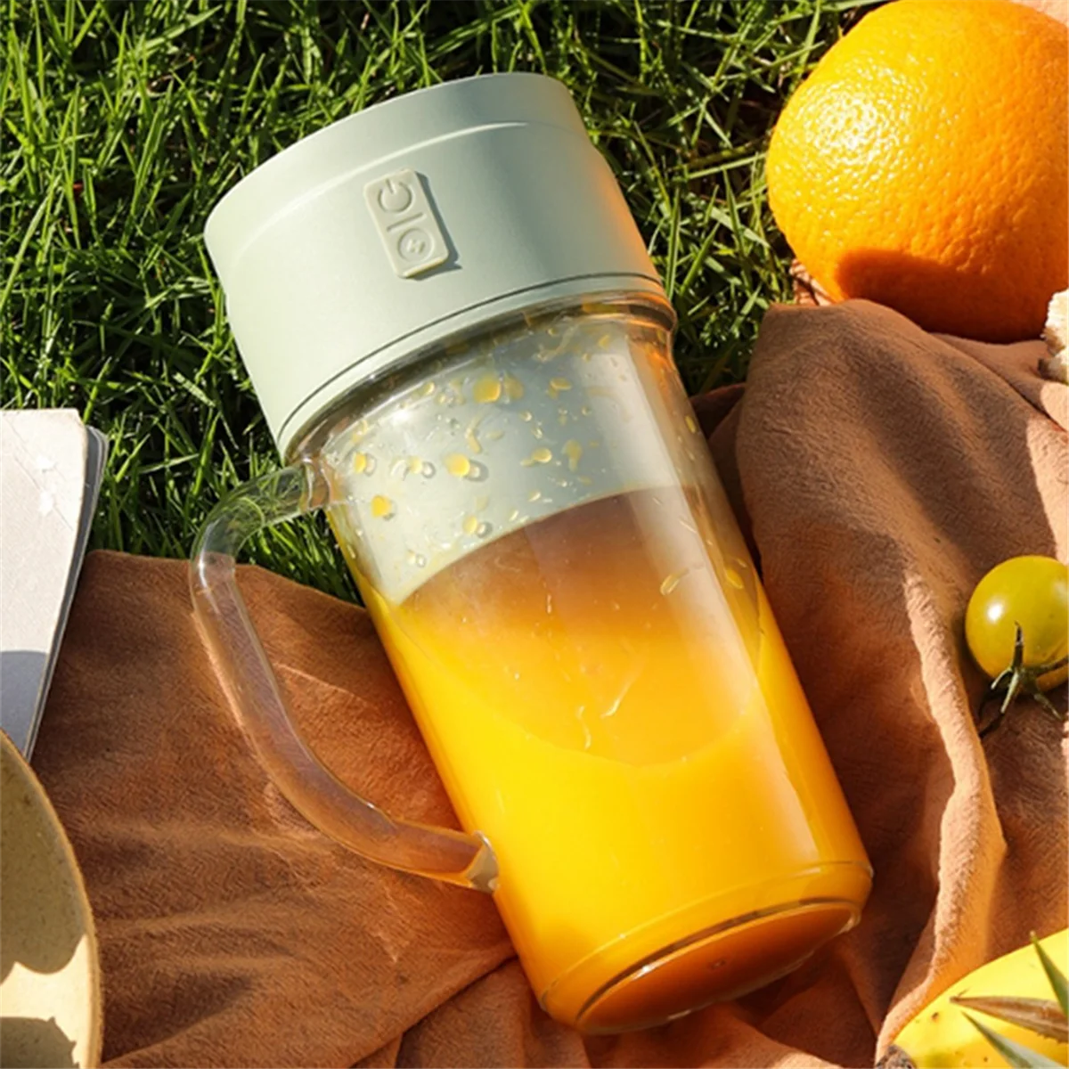 

Rechargeable Juicer Small Wireless Portable Juicing Cup Home Multifunctional Juice Mixer