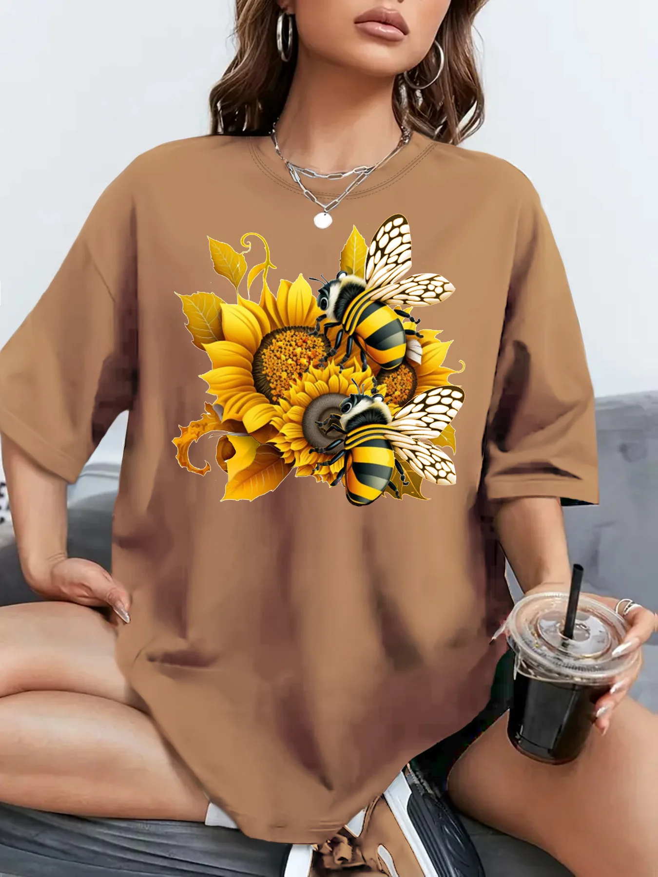 女性のプラスサイズ Tシャツオリジナルデザインファッション花蜂パターンプリント女性のカジュアルソフトラウンドネック半袖トップス