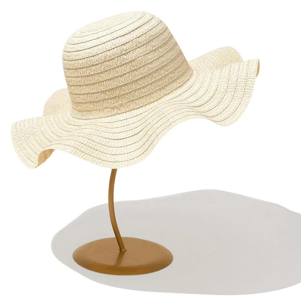 

1 модная соломенная шляпа с широкими полями — идеальная защита от солнца для женщин на открытом воздухе!