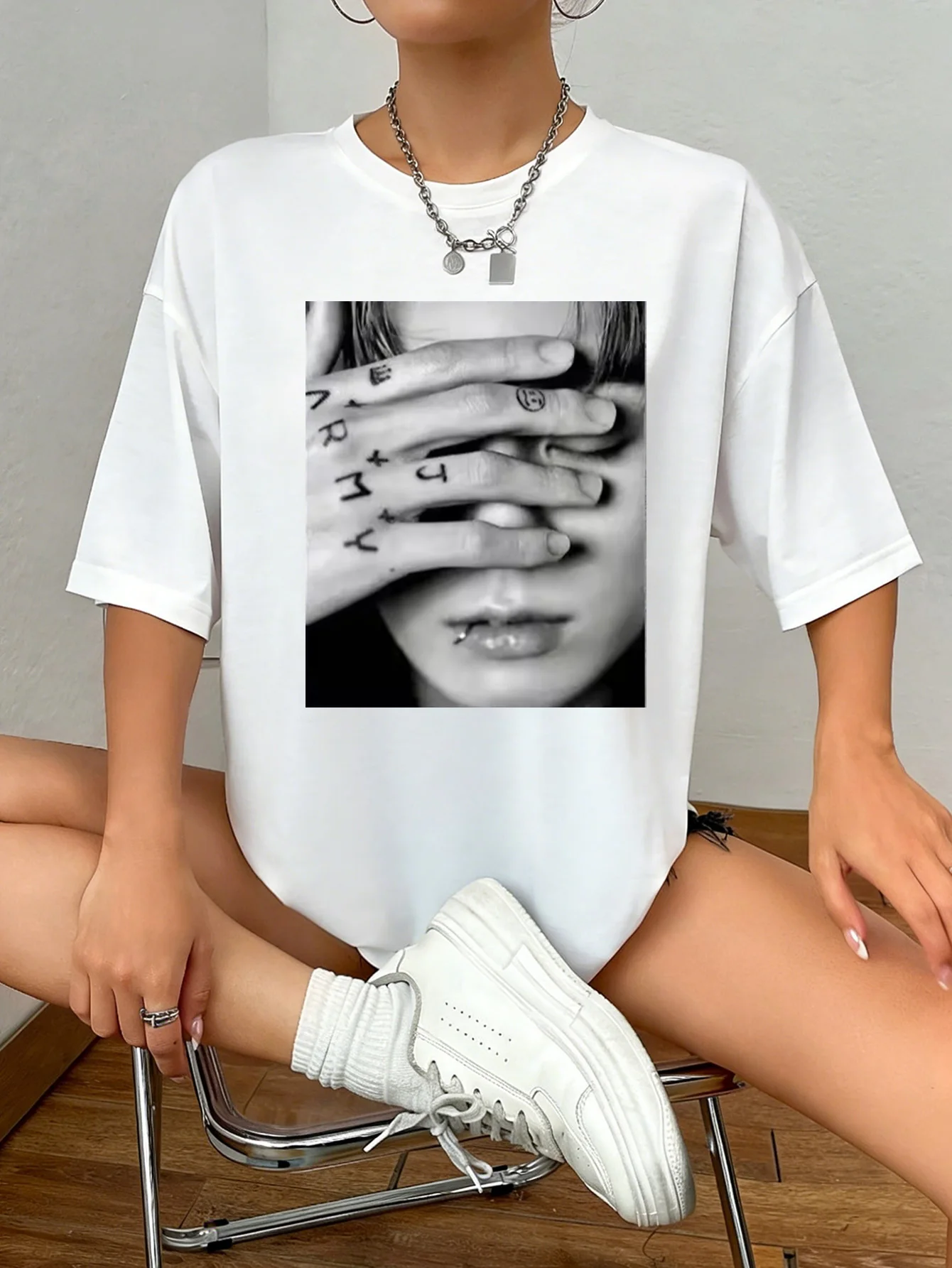 T-shirt à col rond à fleurs pour femme, été, gris/blanc/noir, cadeau pour femme/petite amie, anniversaire, Saint-Valentin et fête des mères