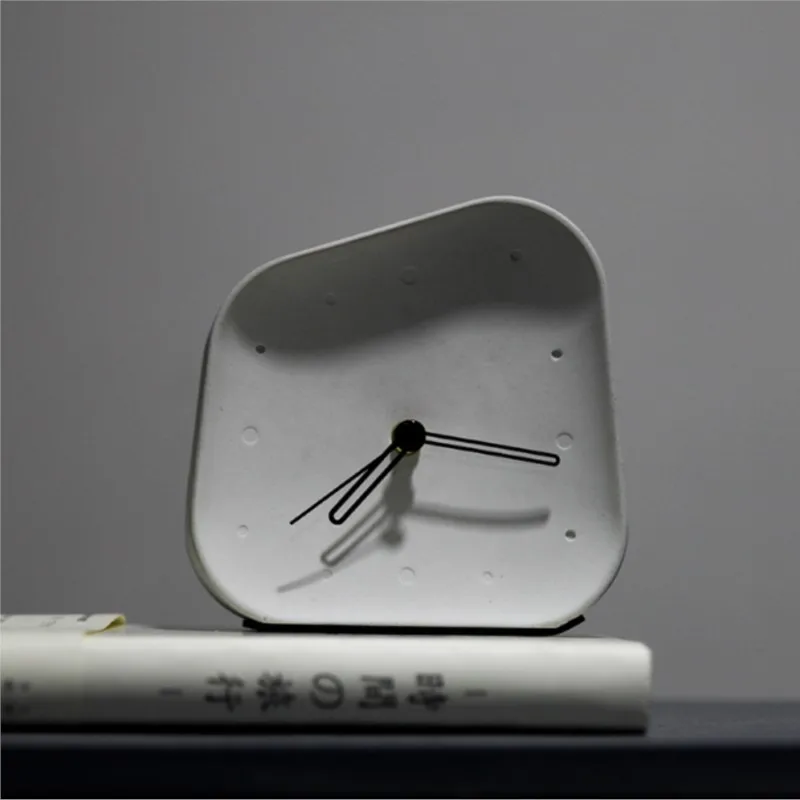 

Тихий Настольный будильник в простом креативном стиле, настольные часы с украшением для гостиной, спальни, бара, кофе, современные украшения LF128