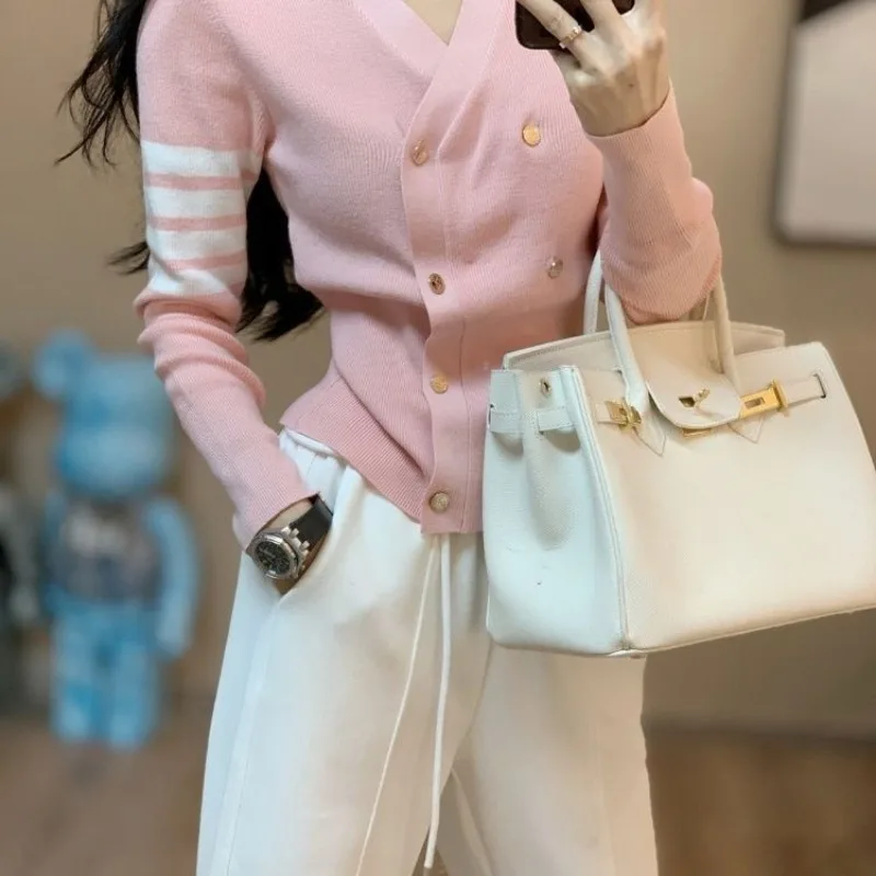 

Короткий кардиган во французском темпераменте, шикарный вязаный свитер в полоску по бокам, 4 цвета, пальто, осенне-зимние куртки с v-образным вырезом и длинными рукавами, корейские куртки