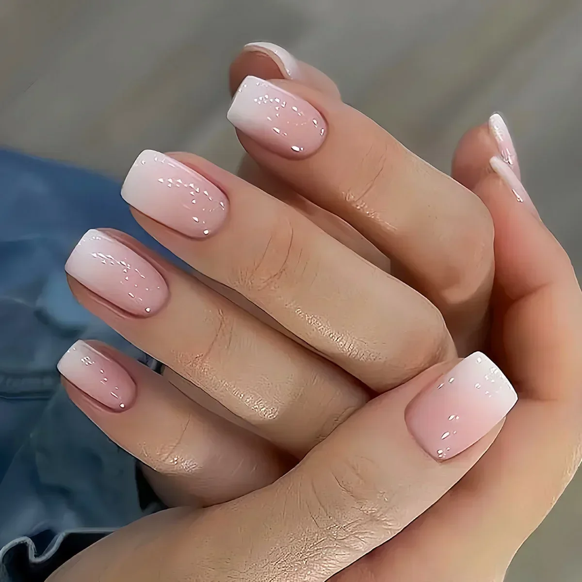 24pcs Short Square Head Fake Nails with Glue Gradient White Pink Press on Nails Simple Designs Ballet Full Cover False Nail Tips
