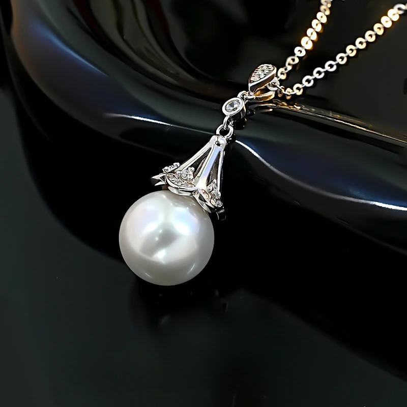 Elegant and dynamic 925 silver necklace of mother of pearl, classical Australian white, light luxury, socialite, perfectly round