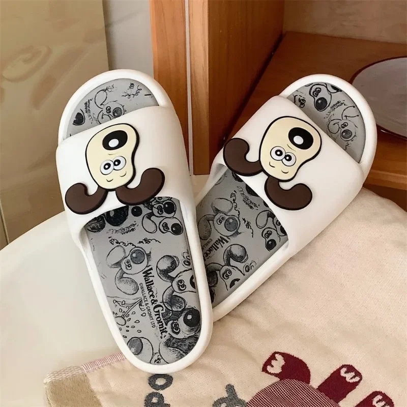 Wallace&Gromit animation peripheral cartoon cute print home non-slip bathroom sandals for boys and girls outdoor beach sandals