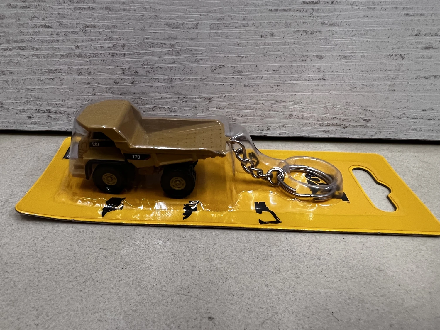 Diecast CAT Engineering Keychain Bulldozer Alloy Excavator CAT D8T 320D 770 Loader 950M Excavator Tip Truck Model Toy