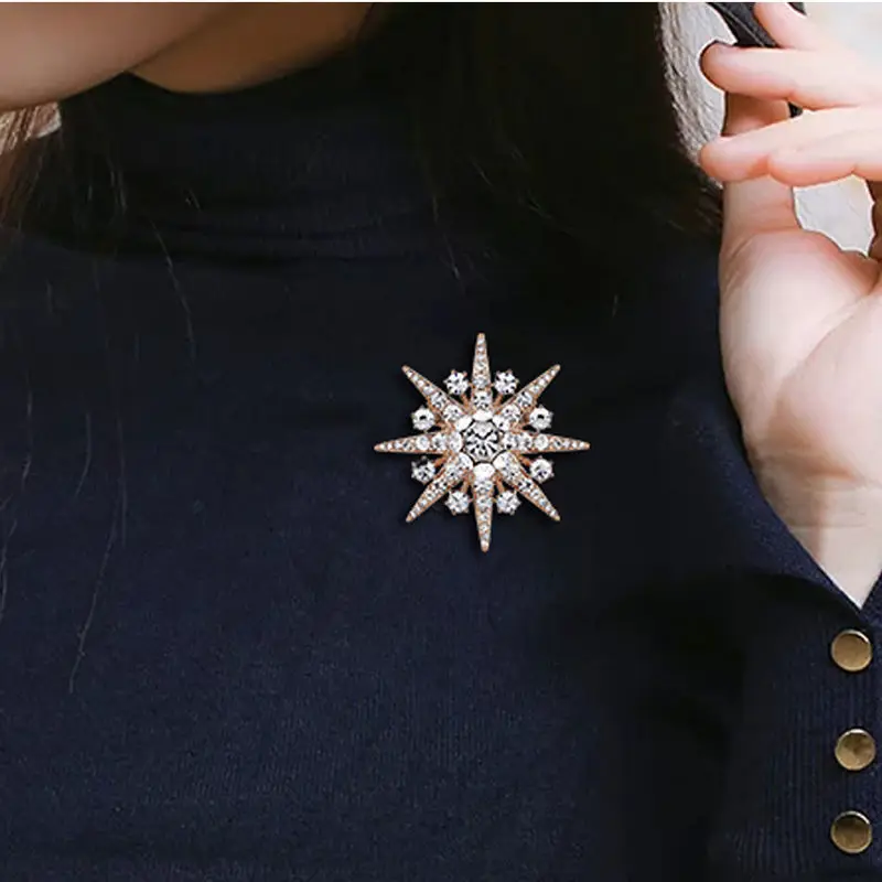 Trendy Snowflake Inlaid Rhinestone Brooch For Women Luxury Zircon Octagon Casual Brooch Pin Unisex Clothes Accessories