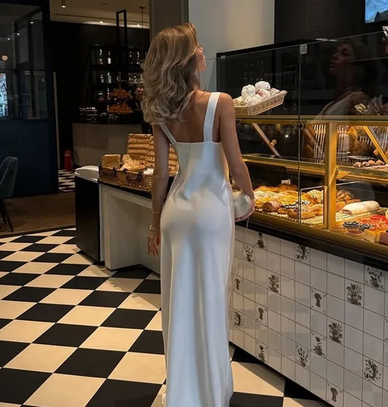 فساتين نسائية طويلة بدون أكمام على الطراز الفرنسي بياقة على شكل V من الساتان فستان سهرة فاخر وأنيق للحفلات فستان عيد ميلاد بتصميم رقيق