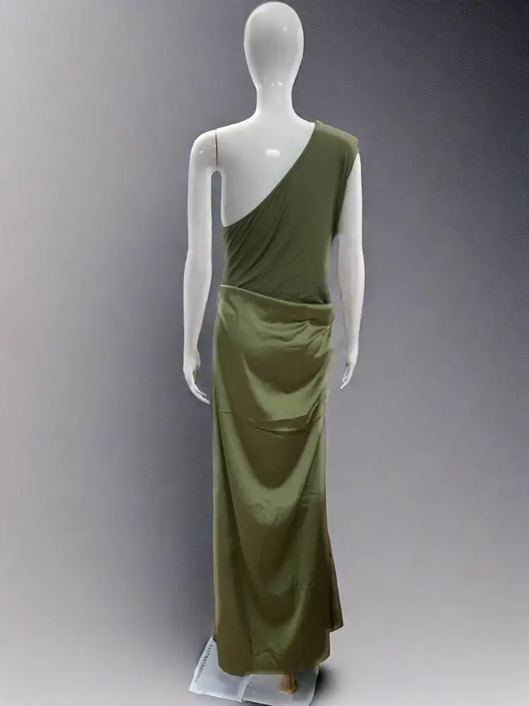 فستان جديد بلون مائل ورقبة مائلة بدون أكمام مرقع نحيف وأنيق طويل لصيف 2025