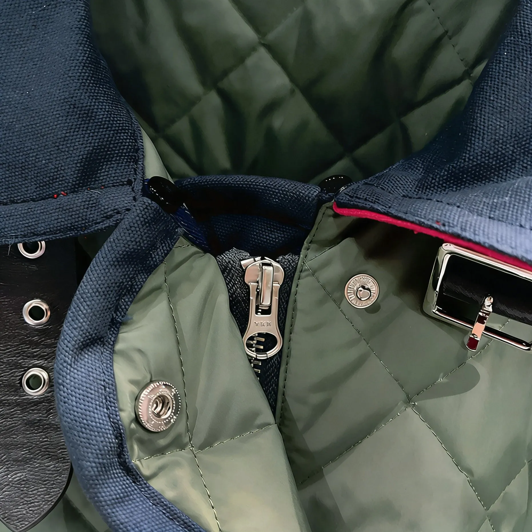 เสื้อแจ็คเก็ตแขนยาวสีเขียวสำหรับฤดูใบไม้ร่วง/ฤดูหนาวปี 2026  ปกขนสัตว์ถอดออกได้  ลายปะติดปะต่อแบบควิลท์ลายเพชร  ทรงหลวม  ผ้าฝ้าย