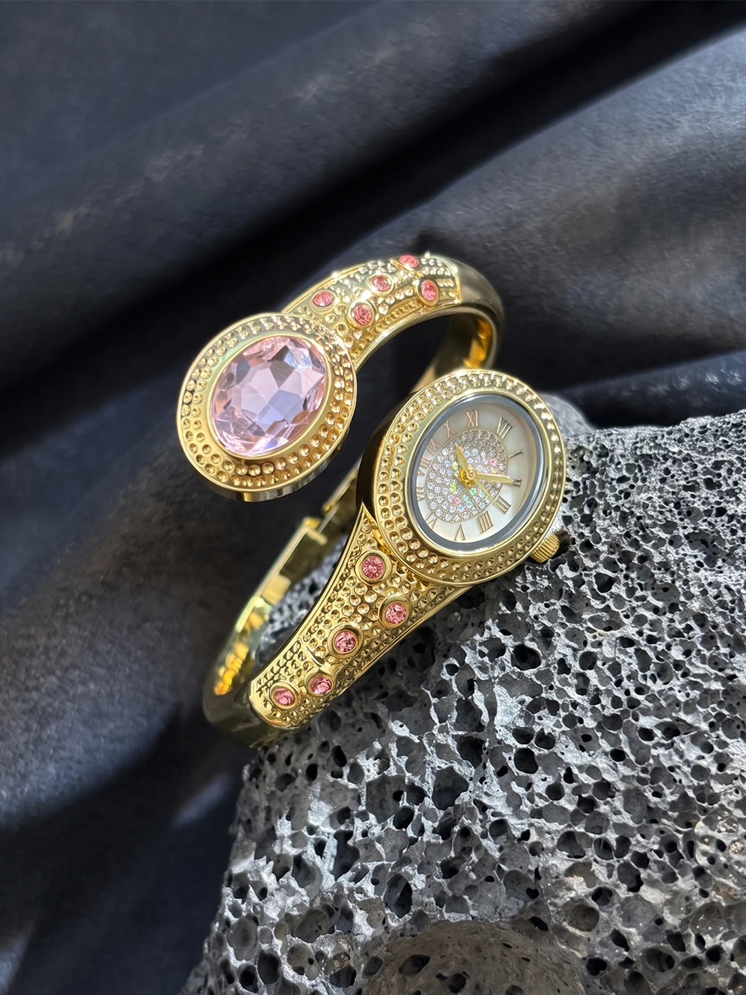 Sparkling Luxury Oval Large Gem Bangle Gold Watch for Woman