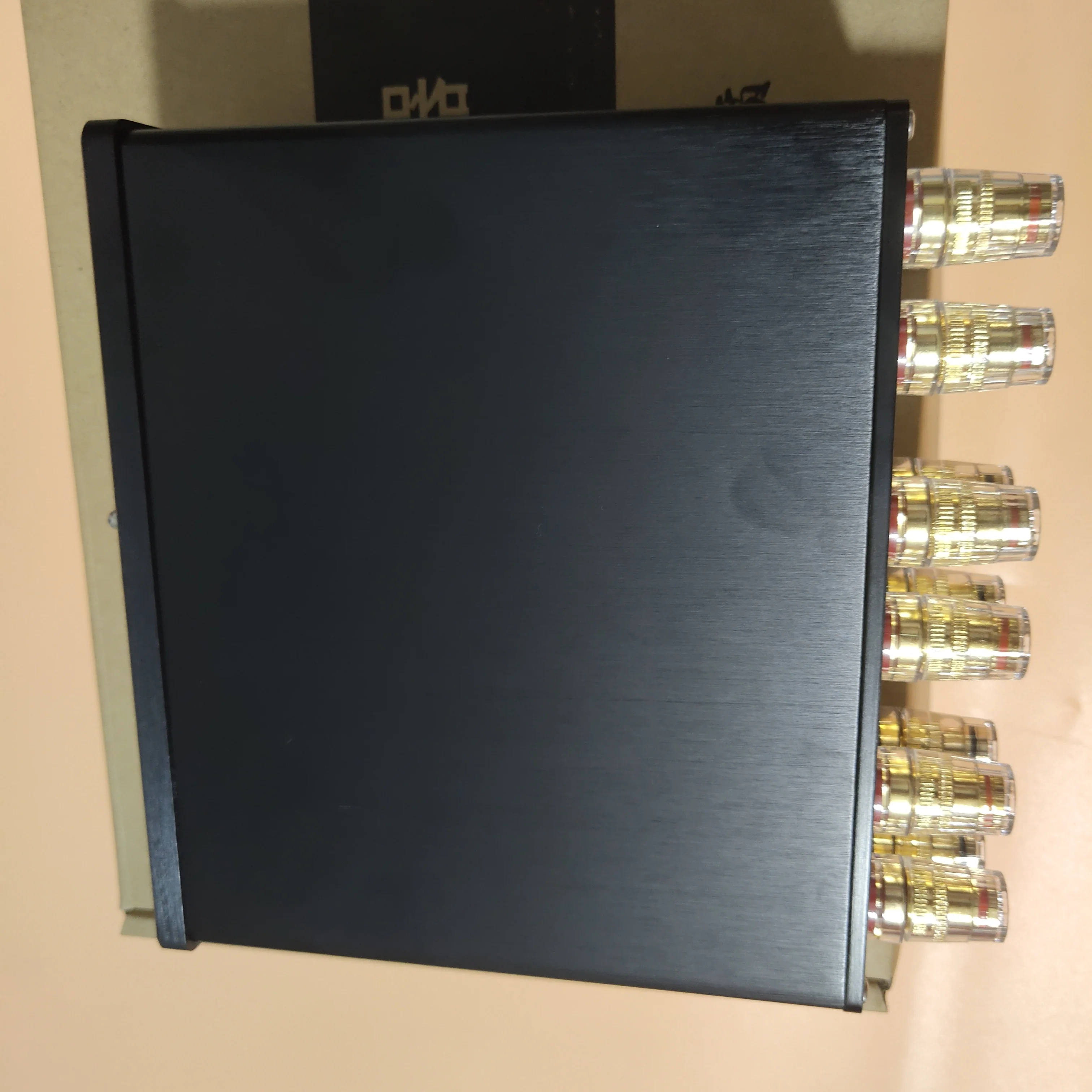 Caixa de divisor do interruptor do seletor do orador do amplificador de áudio estéreo 2-way premium, 2 em 1 para fora switcher comparar 2 ampères ou alto-falantes