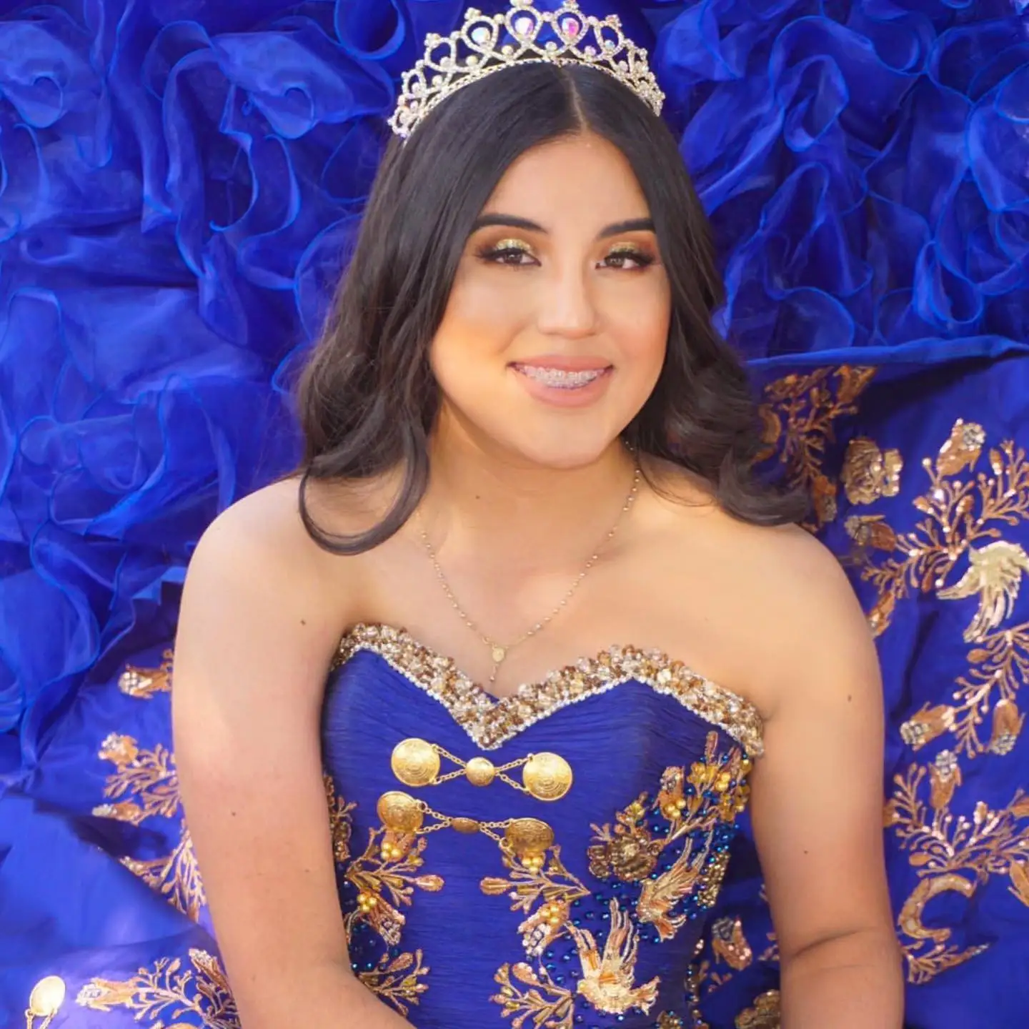 Preto princesa babados inchado quinceanera vestidos com bordados de ouro corset laço charro baile de formatura vestidos doces de 15 años