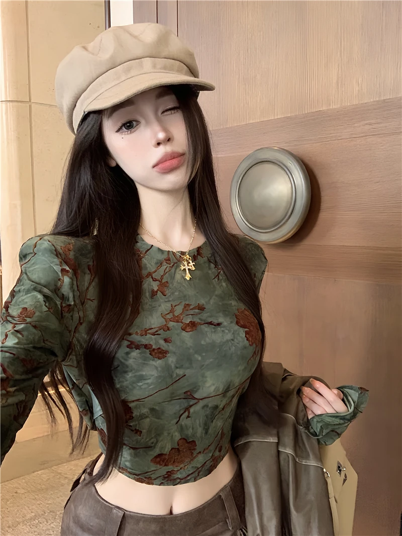 

Retro American Spicy Girl Dyed Slim Short T-Shirt Women's Inner Wear Design Sensation Fashionable Shoulder Top for Autumn