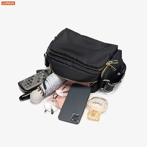 Imagen 2 del producto Bolsos cruzados para cámara de hombro de nailon impermeables para exteriores para mujer, bolso cruzado pequeño con estampado de letras elegante, ligero