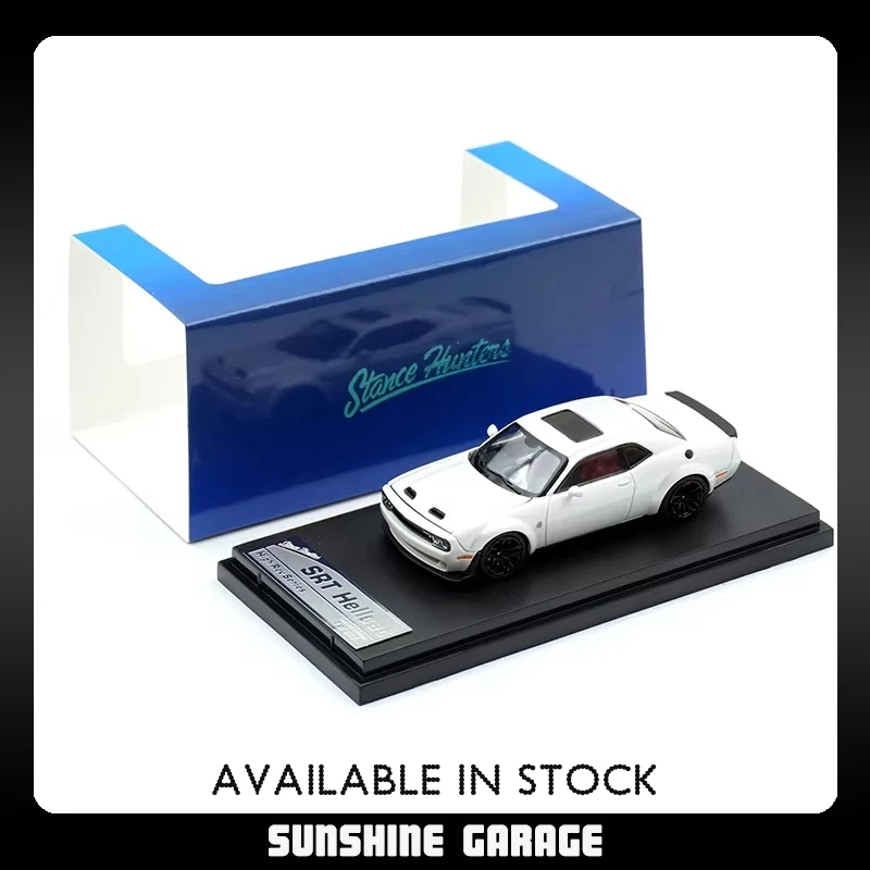 

SH в наличии 1:64 Challenger SRT Hellcat с открытым капюшоном Austin желтый литой под давлением диорама модель автомобиля игрушки Stance Hunters