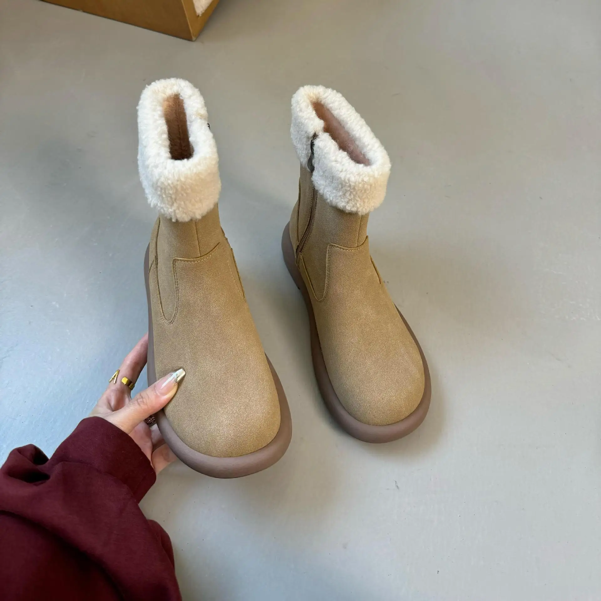 Sapatos botas plataforma plana dedo do pé redondo austrália calçados de inverno botas de pelúcia-mulheres tamancos de borracha baixa neve tornozelo 2024 pele de couro