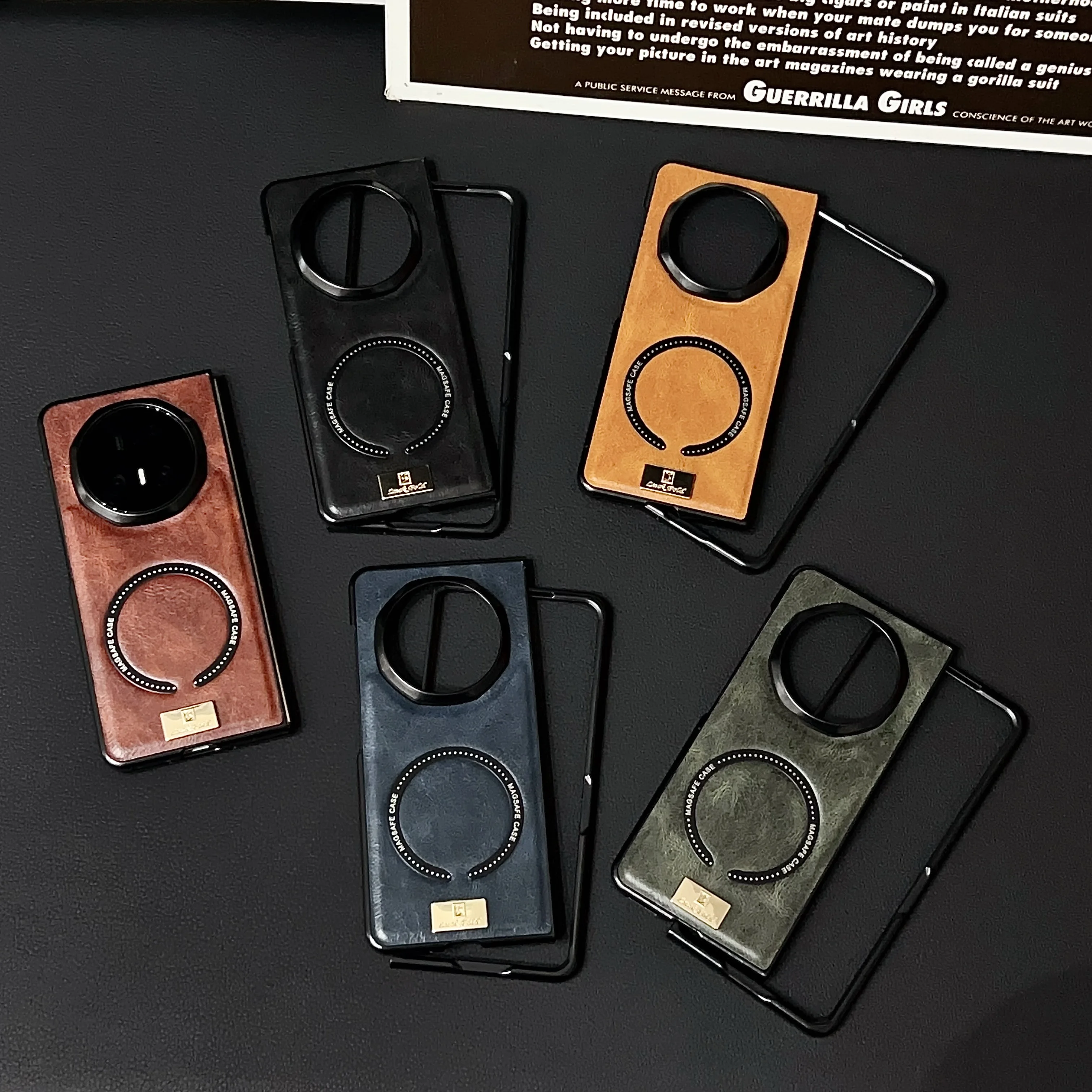 

Back Cover For Honor Magic V5 Case Magnetic Attraction Crazy Horse Pattern Hard PC Shockproof Phone Case