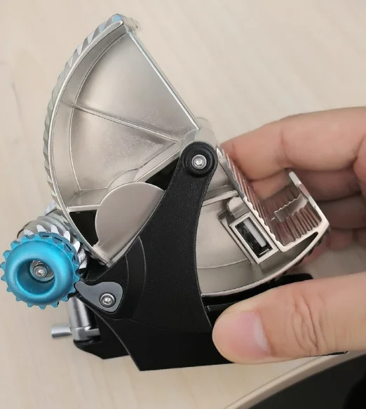 

All-metal Mechanical Alloy Serrated, Knob Gear Hand Crank Power Generation Mobile Phone Holder