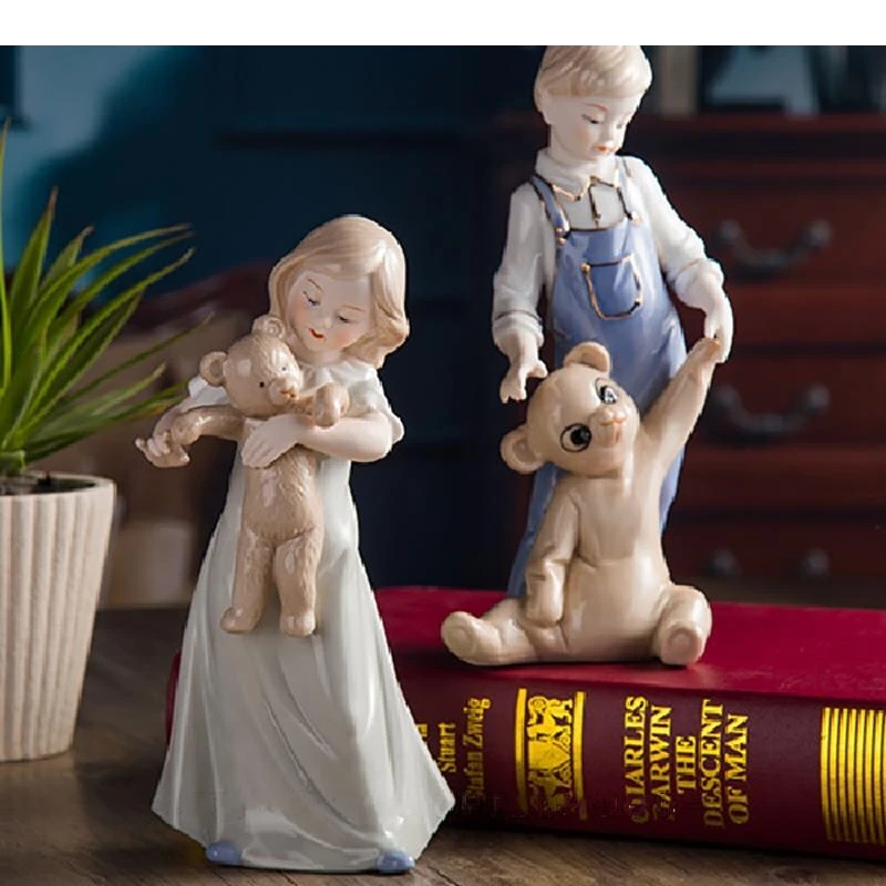 Boy/girl Exquisite Porcelain Statue Character Ceramic Bear Figure Sculpture Desk Decoration Gold Plated Crafts Ornaments