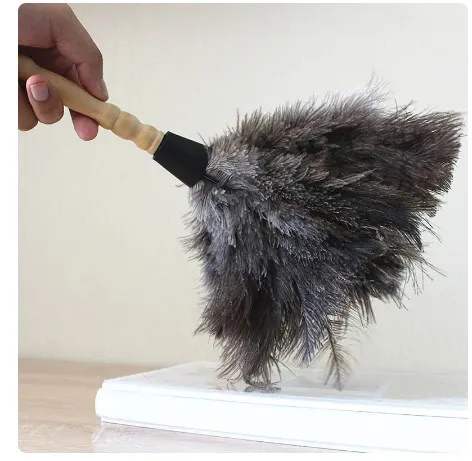 1 PC Feather Duster Wooden Handle Duster Anti-static Dust Removal Dusters Ostrich Duster Feather Fur Brush Home Cleaning Tools