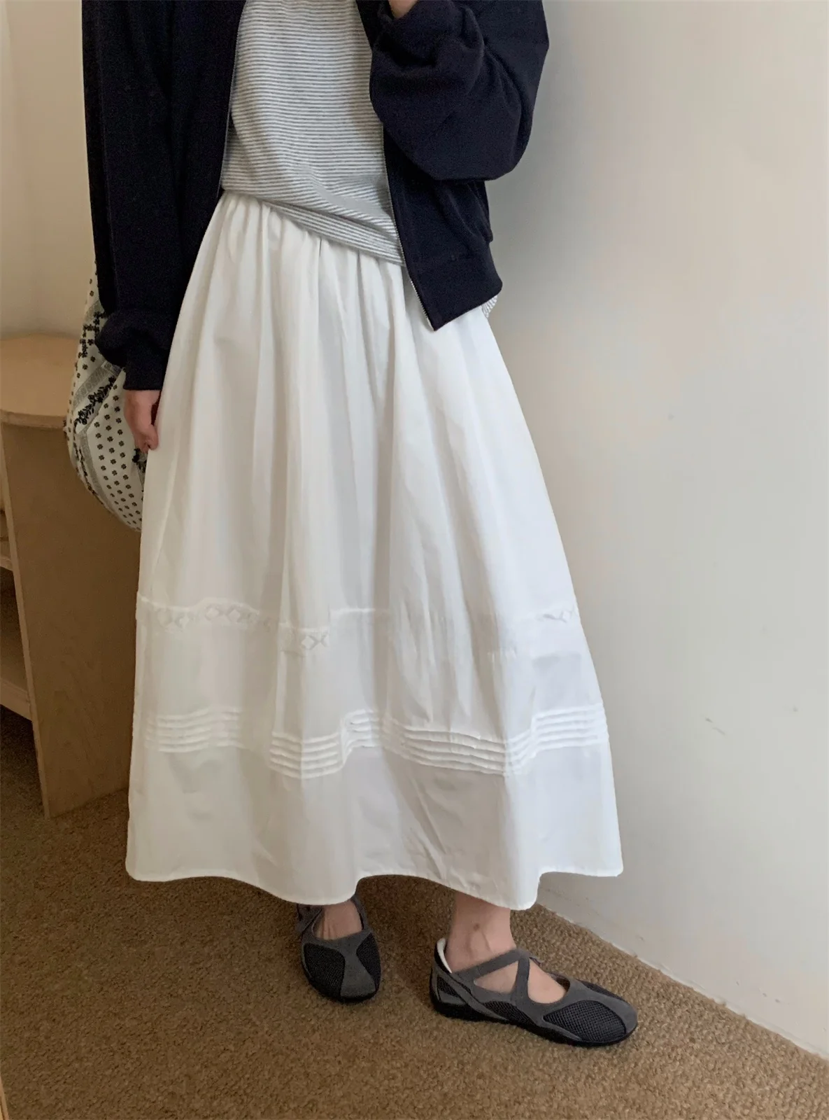 

Elegant White Lace Half Skirt Women's Summer 2026 New Elastic Waist Draped Slimming Long Skirt Cotton A-Line Midi Skirt