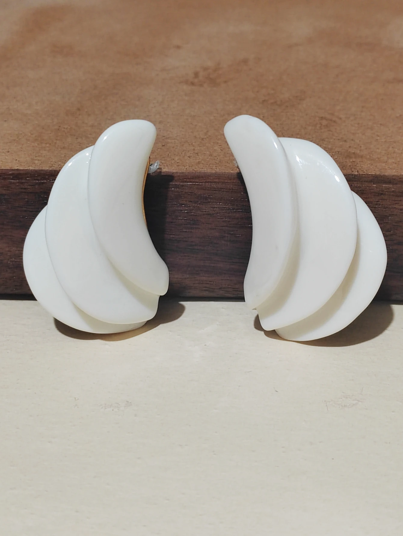 Unique Design Fan-shaped White Resin Stud Earrings for Women
