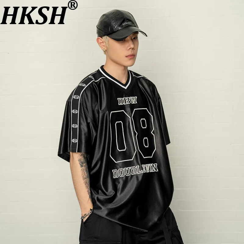 

HKSH Spring Summer New Men Tide Contrast Color Ribbon V-Neck Short Sleeved T-shirt Sports Hollow Out 3D Embroidery Tees HK21894