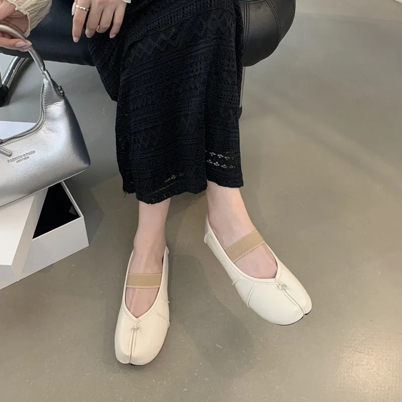 Split Toe Female Nude Shoes Elastic Band Round Toe Shallow Low Heel All-Matching Flat Shoes Casual Designer Luxury Brand Concise