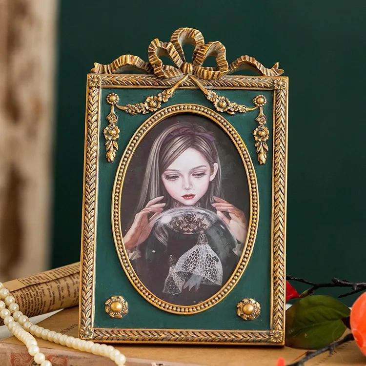 6inch Vintage Picture Frame Antique Tabletop Wall Hanging European Resin Display Frame for Office Hallway Gift Ornaments Arts