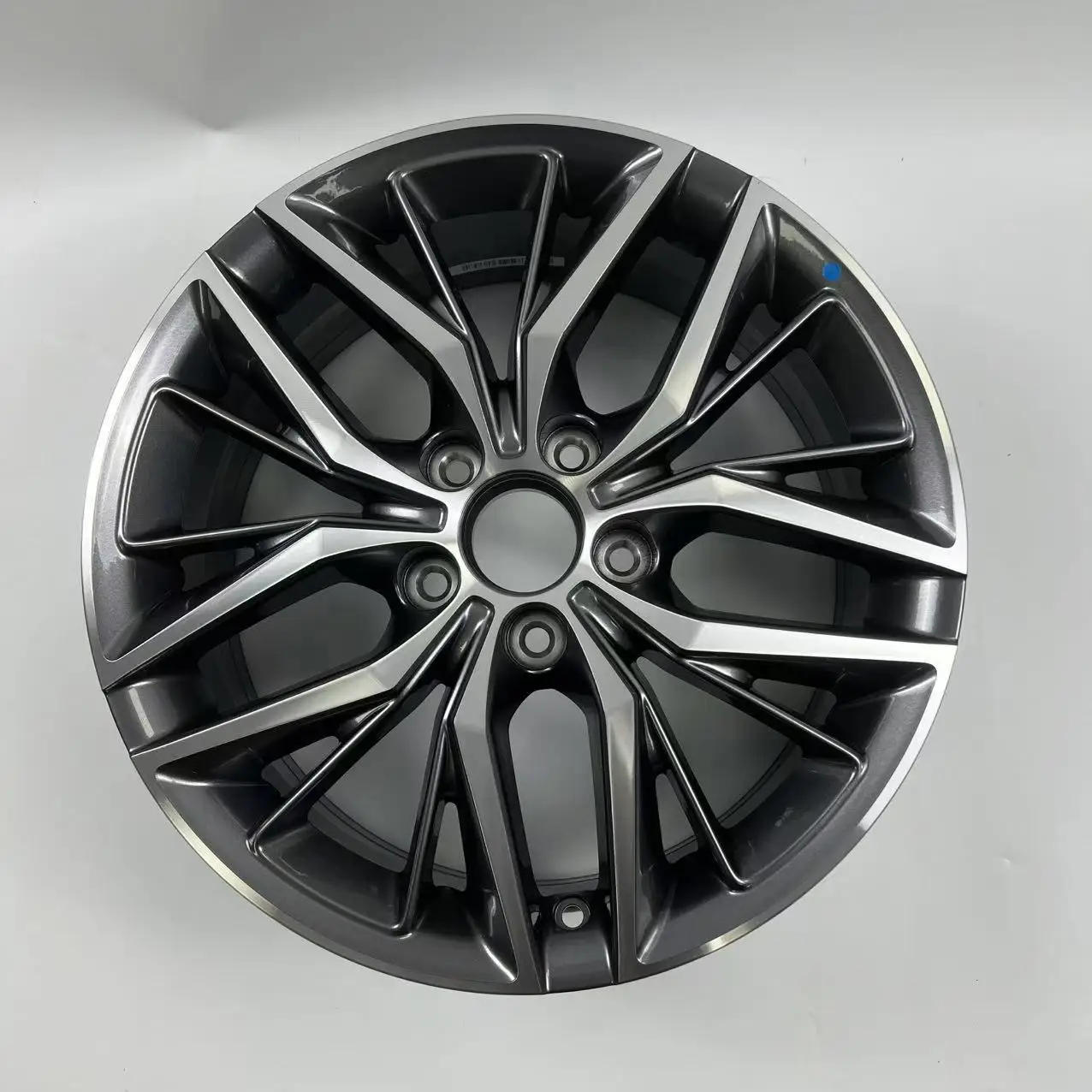 

Suitable for BYD Qin 17-inch Pro Qin PLUSDM-i destroyer aluminum alloy wheels, original genuine wheels