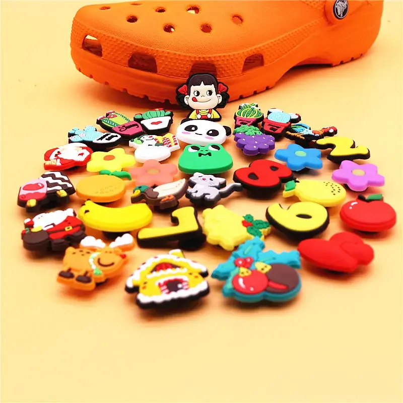 1pcs Christmas Collection PVC Shoe Charms Lovely Animals Garden Shoes Upper Decorations Clogs Pins Unisex Fun Gifts