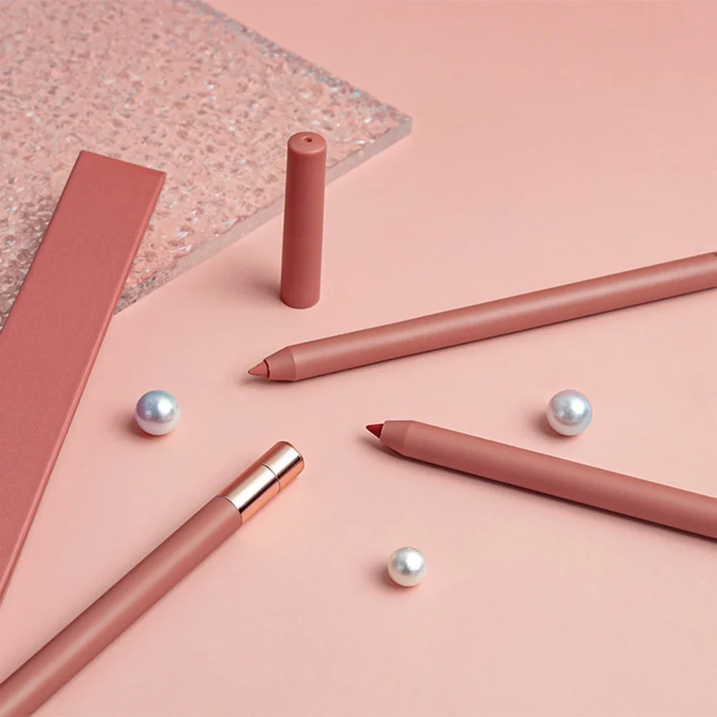 Private Label Lipliner โลโก้ที่กําหนดเอง Matte กันน้ําทนทานสวมใส่ง่ายดินสอนุ่มสีนู้ด Pink Gold แพคเกจแต่งหน้าขายส่ง