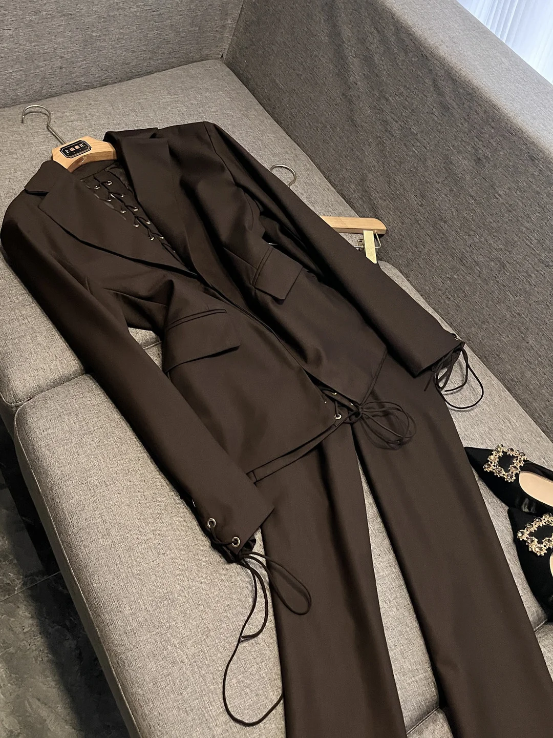 ชุดสูทขาตรงเอวสูง ดีไซน์ผูกไขว้ ผ้าโพลีเอสเตอร์ แฟชั่นผู้หญิง คอลเลคชั่นฤดูใบไม้ร่วง X262 ชุดทำงาน