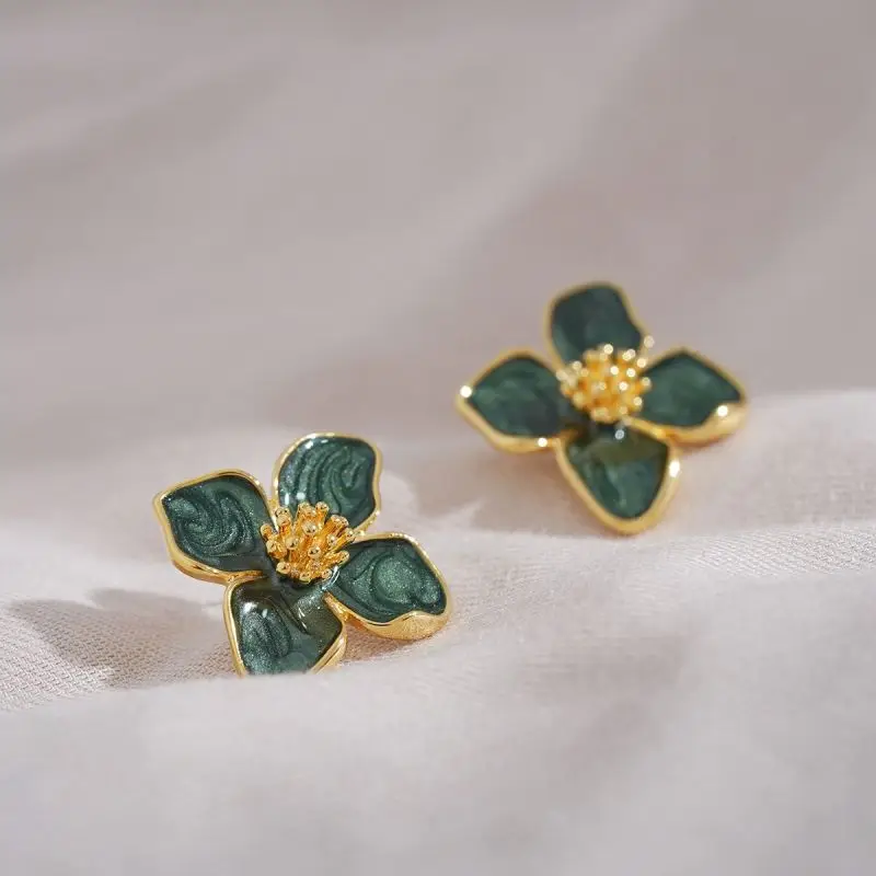 Sweet Flower Stud Earrings For Women Vintage Metal Ear Stud Girls Fashion Multi-colored Fresh Earring Party Wedding Jewelry