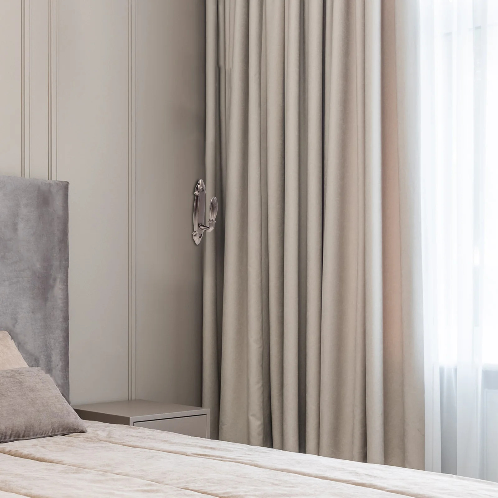 2 szt. ozdobnych metalowych haczyków na zasłony, wytrzymałe, montowane na ścianie, do wielu zastosowań, idealne na prezent na parapetówkę.