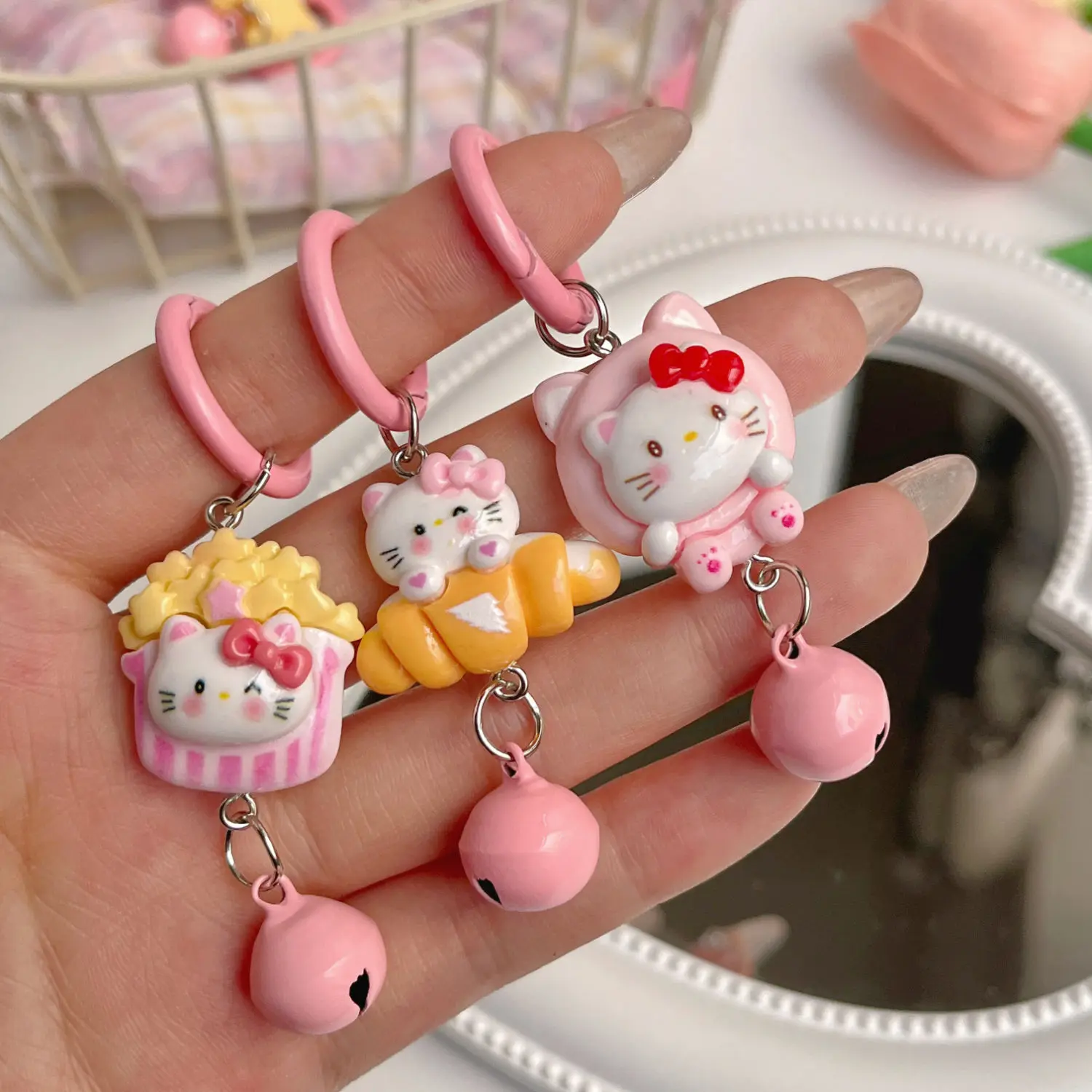 Hello Kitty Keychain Student Bag Pendant Girl Accessory Cartoon Kawaii Exquisite Backpack Decorate Bell Birthday Christmas Gift