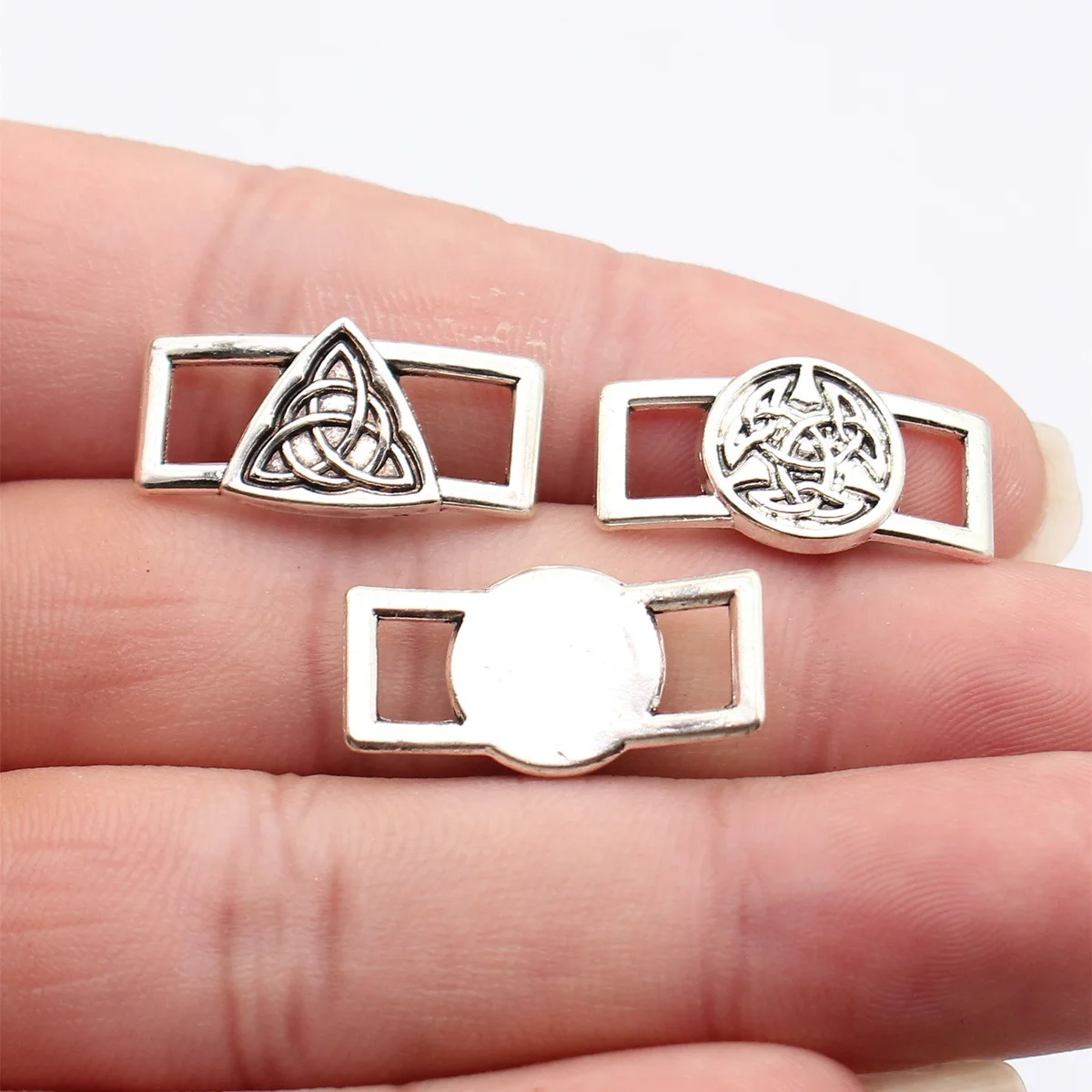 Wholesale Celtic Hamsa Hand Amulet Jewelry Connectors For DIY Handmade Jewelry Craft Making Gift Accessories