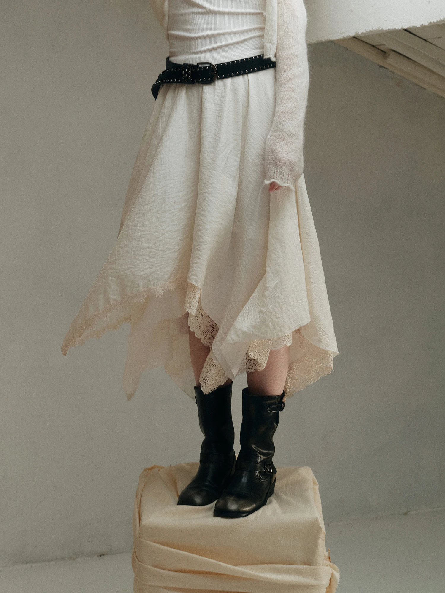

Irregular Hem Layered Lace Trim Half Skirt Skin-friendly Breathable Regular Fit A-line Skirt for Women mid Waist Design