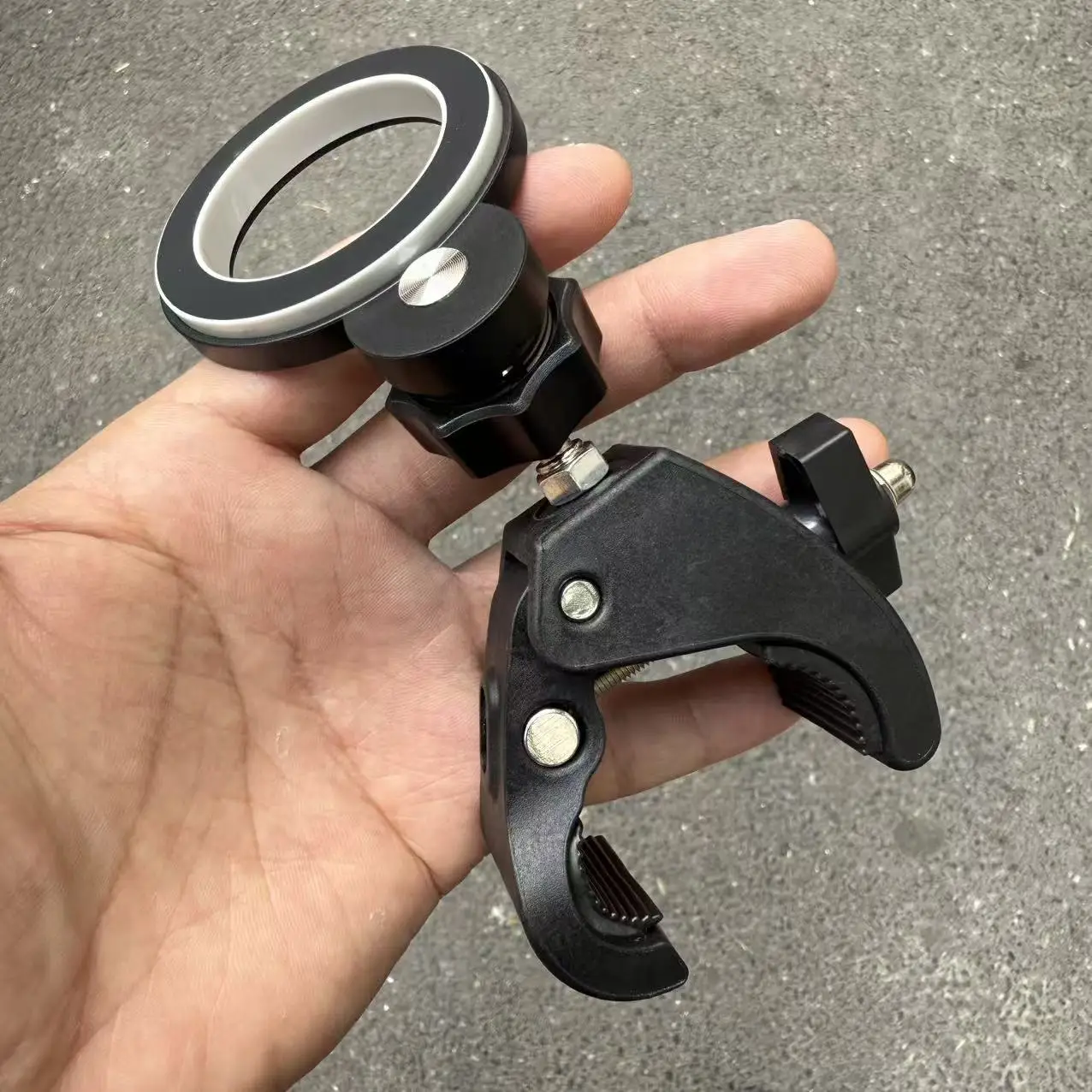 360-Grad-Drehbarer Auto-Lenkrad-Fixierclip Magnetische Saugklemme Große Klemme Fahrrad-Handyhalterung Universal – Detail 5