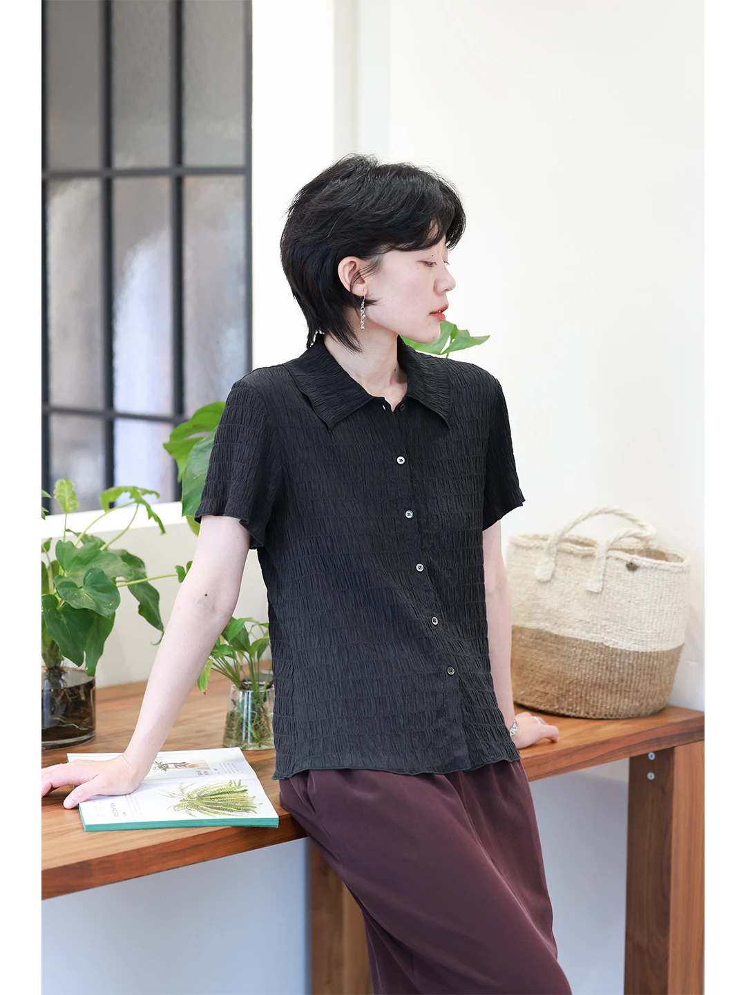 

Легкая дышащая женская летняя блузка из шелка и бамбукового вискозного волокна с коротким рукавом, прямого кроя, для повседневной носки