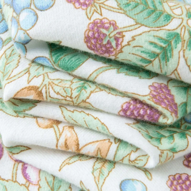 طقم بيجامة كلاسيكي مطبوع عليه توت للسيدات 100% قطن ملابس نوم نباتية ملابس نوم لطيفة بأكمام طويلة وزر 2 قطعة